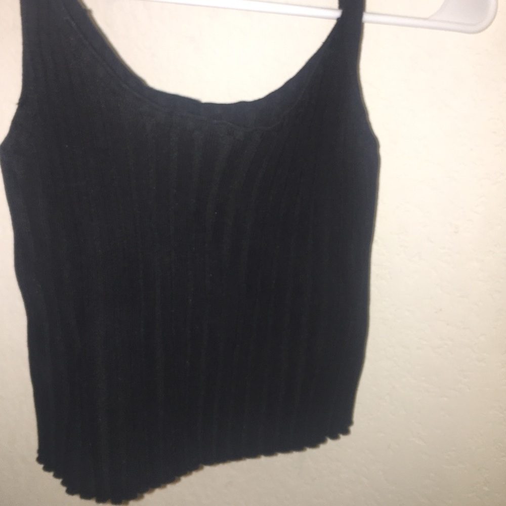 Black fashionova tank top.